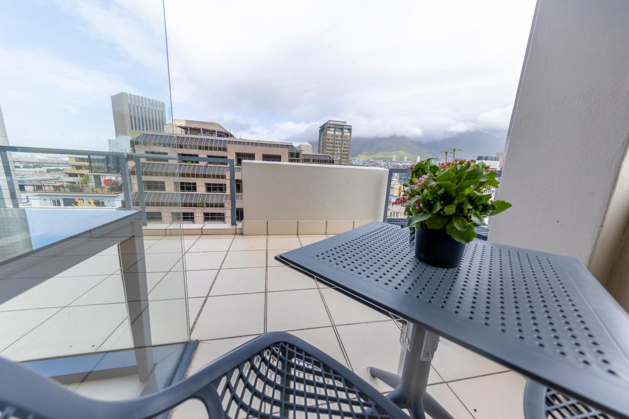 The Decks 1108 Apartment Cape Town